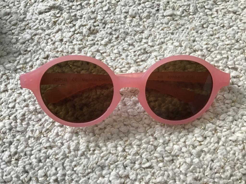 Lunettes de soleil de la marque Izipizi taille 9-36 mois, Kinderen en Baby's, Ophalen, Zo goed als nieuw