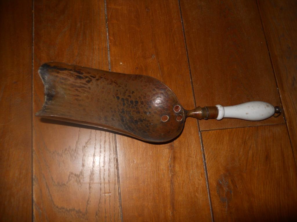 Pelle à charbon, Enlèvement