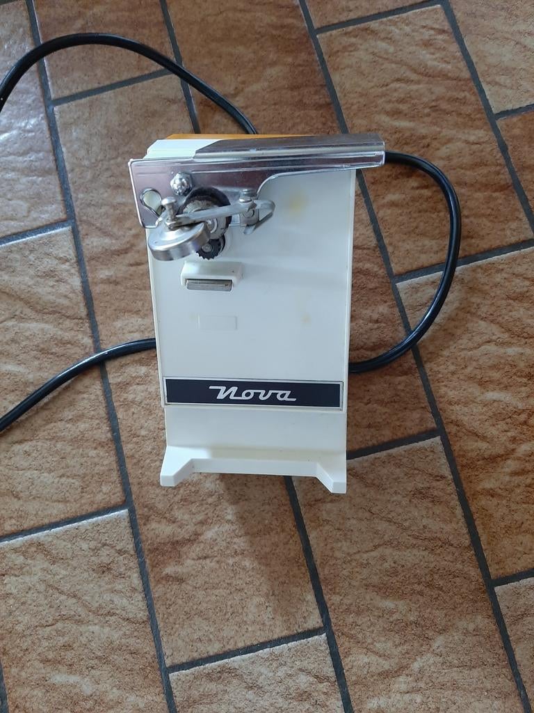 Nova elektrische messenslijper en flessenopener, Ophalen, Zo goed als nieuw