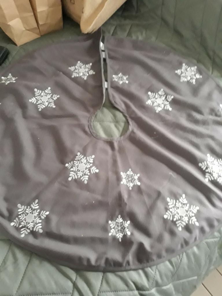 Tapis sapin de Noël brodé en gris, Maison & Meubles, Enlèvement ou Envoi, Comme neuf