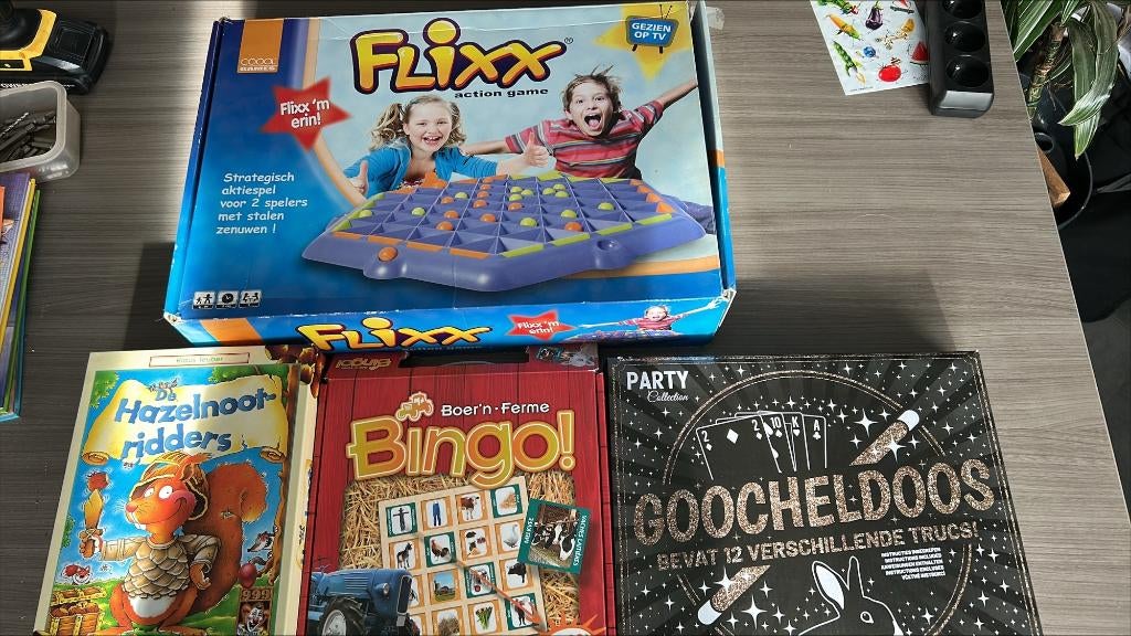 Pakket gezelschapsspelletjes/goocheldoos 6 jaar, Hobby en Vrije tijd, Gezelschapsspellen | Overige, Ophalen of Verzenden, Gebruikt