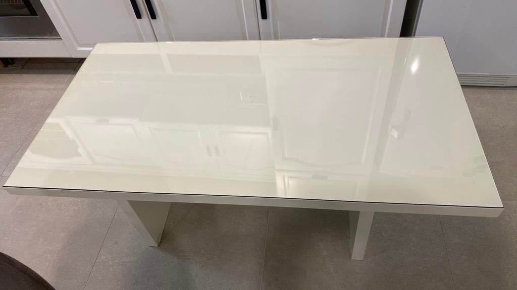 Witte salon tafel met hoogwaardig glas, Ophalen