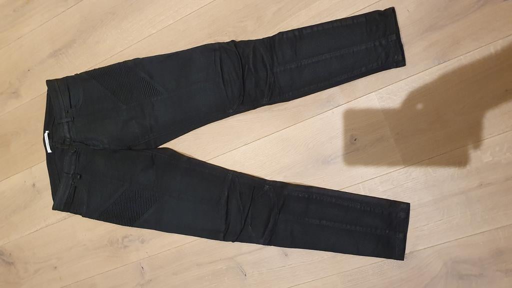 Dames jeans van het merk Balmain nieuw 1x gedragen maat 27, Kleding | Dames, Ophalen, Nieuw, Zwart