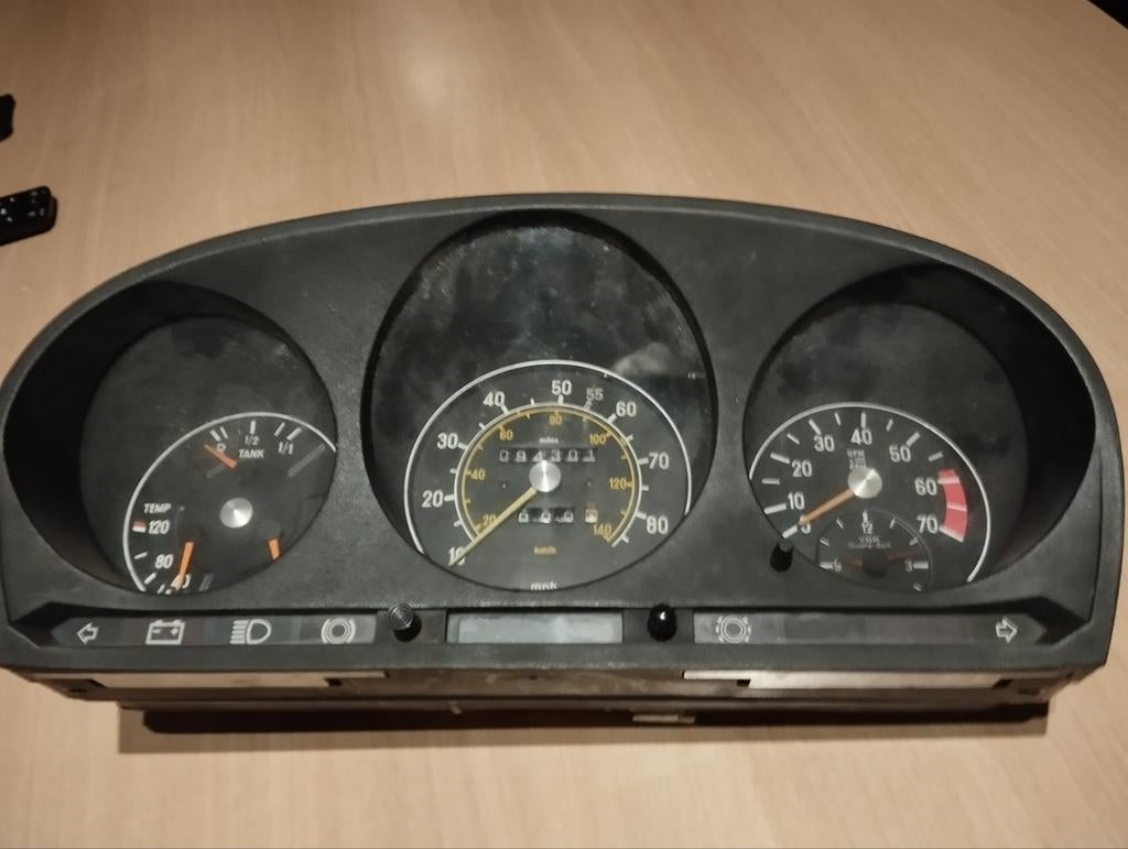 Kilometer teller klok voor Mercedes 107 SL, Auto-onderdelen, Ophalen of Verzenden, Gebruikt, Universele onderdelen