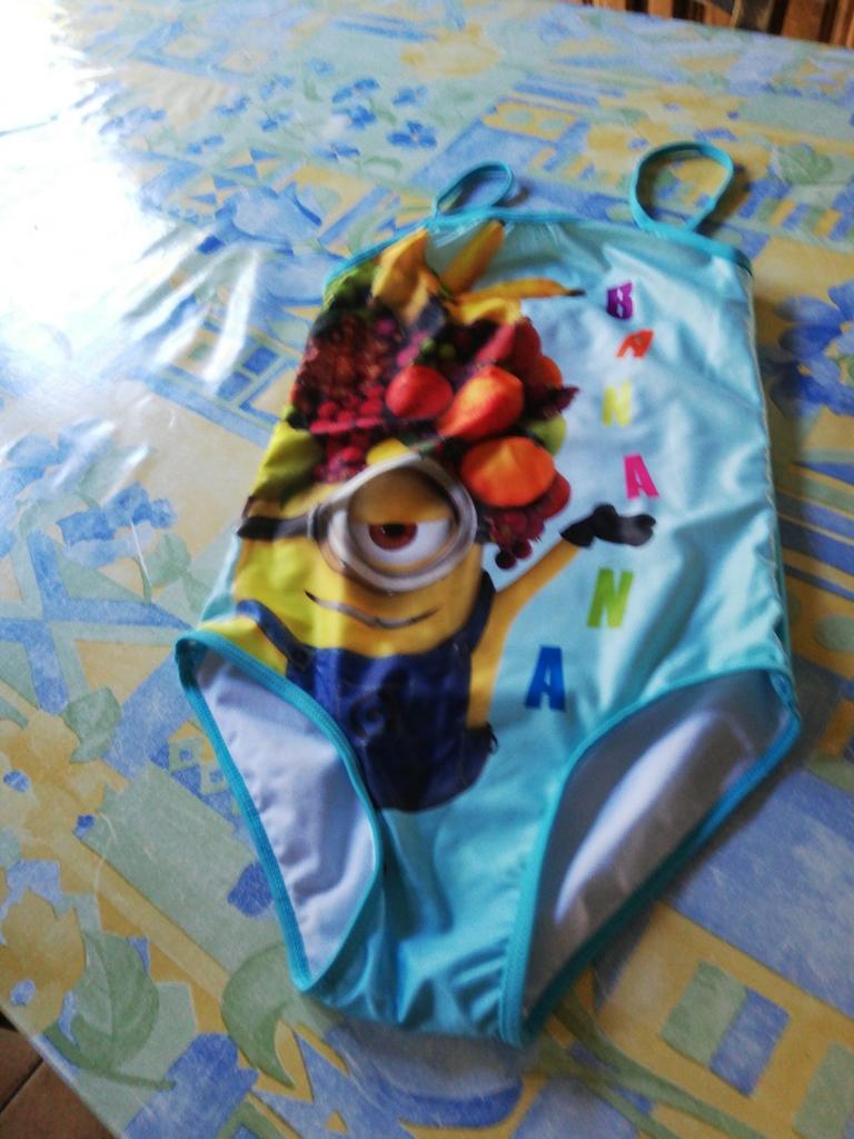 Maillot de bain fille. Minions. Taille 10-11ans. Neuf., Enlèvement ou Envoi, Comme neuf, Fille, Maillot de bain
