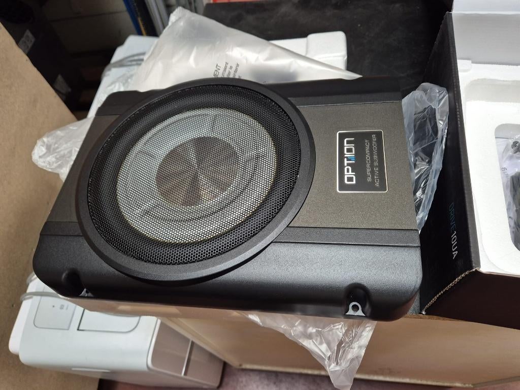 OPTION Drive8UA underseat subwoofer, Auto diversen, Autospeakers, Ophalen of Verzenden, Nieuw