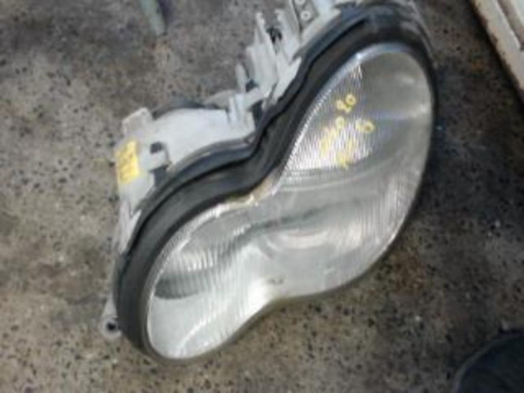 Optique avant gauche Mercedes Classe C W203 2000-2004, Ophalen of Verzenden, Gebruikt