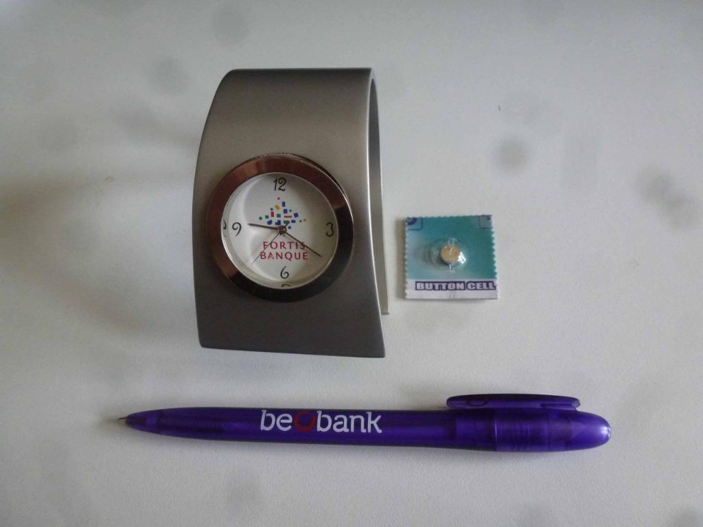 horloges de table de bureau- presse papier/bic - porte clés, Enlèvement ou Envoi, Neuf, Analogique, Réveil ou Horloge