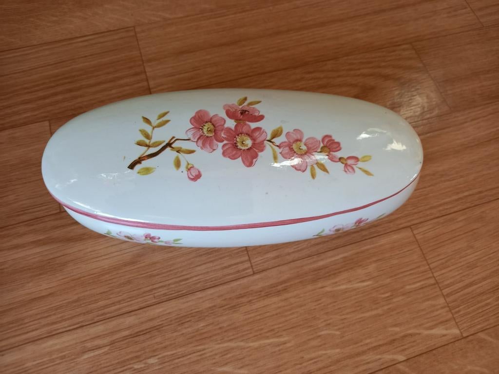 PORSELEINEN KAMMENBAKJE, Antiek en Kunst, Ophalen of Verzenden