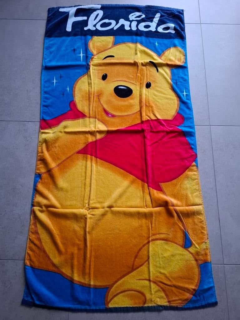 2 strandlakens Winnie The Pooh Disney (150*75cm), Huis en Inrichting, Ophalen of Verzenden, Zo goed als nieuw, Geel, Handdoek
