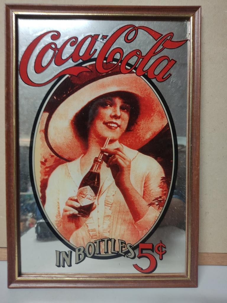 Miroir Coca Cola, Collections, Enlèvement
