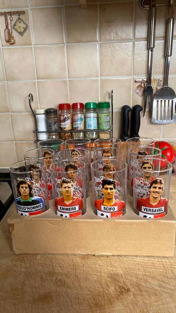Ancienne série de12 verres coupe du monde italia 90, Collections