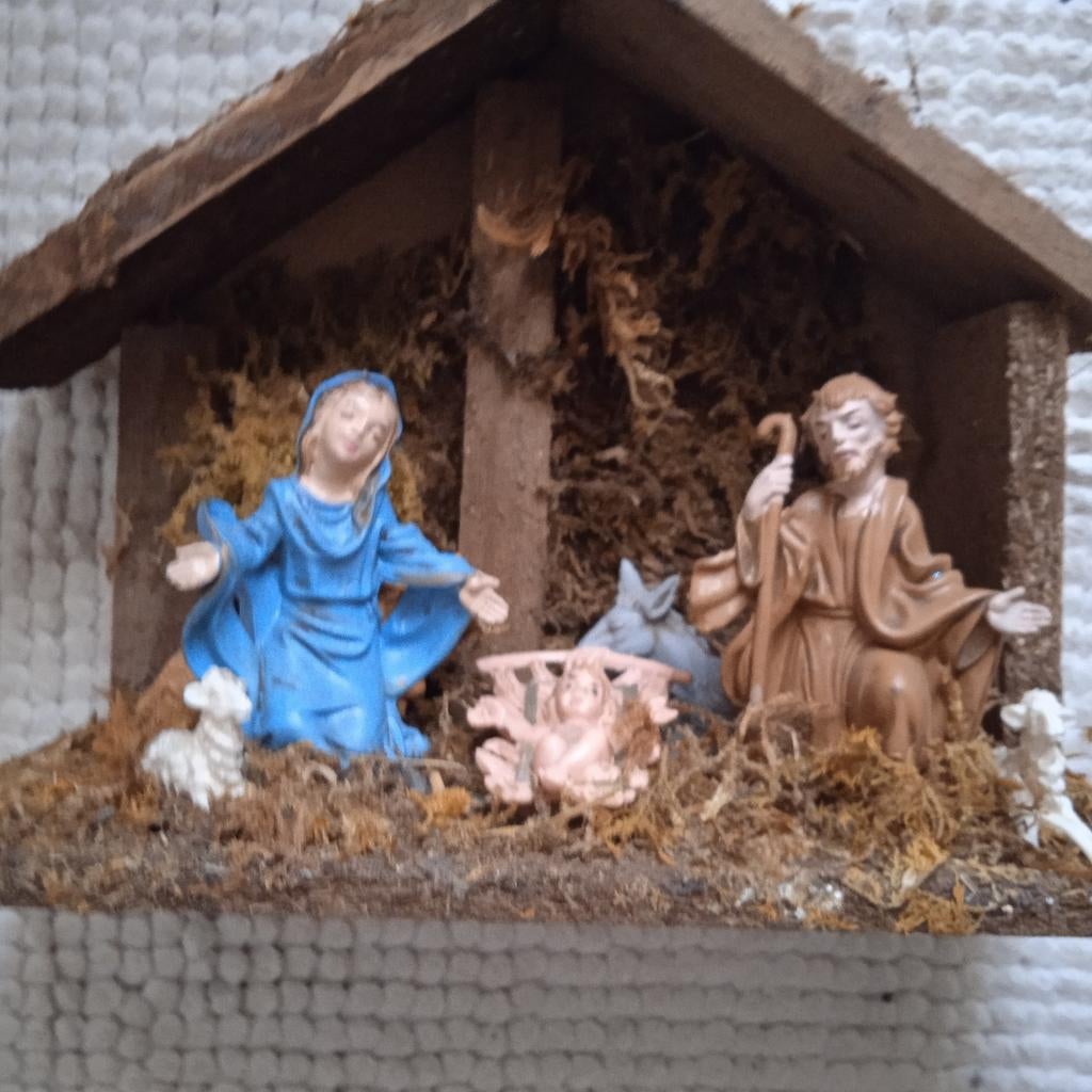 Nouvelle crèche de 24 cm de long et 19 cm de haut, Enlèvement ou Envoi