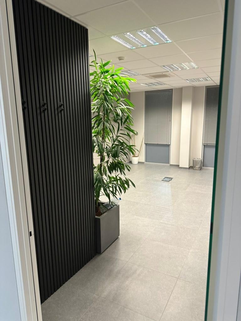 Bedrijfsgebouw met mog.woonst - Waasland te koop, 200 tot 500 m², Sint-Gillis-Waas, 16 kamers, 768 m²