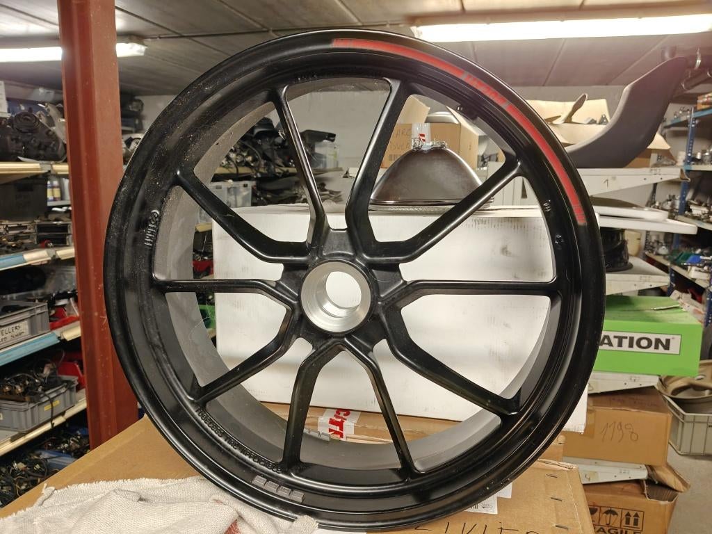Paire de roues DUCATI hypermotard 821-939, DUCATI, Enlèvement ou Envoi, Utilisé, Jackierogier@outlook.be