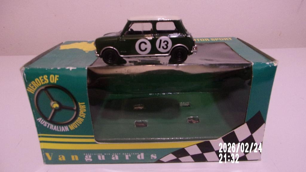 TRES RARE ! COOPER "S" 1ère à BATHURST AUSTRALIA. 2388/3000, Hobby & Loisirs créatifs, Voitures miniatures | 1:43, Enlèvement ou Envoi