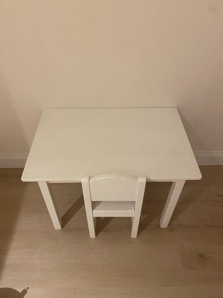 Kinderbureau met stoeltje - In prijs verlaagd!, Kinderen en Baby's, Kinderkamer | Tafels en Stoelen, Ophalen, Zo goed als nieuw