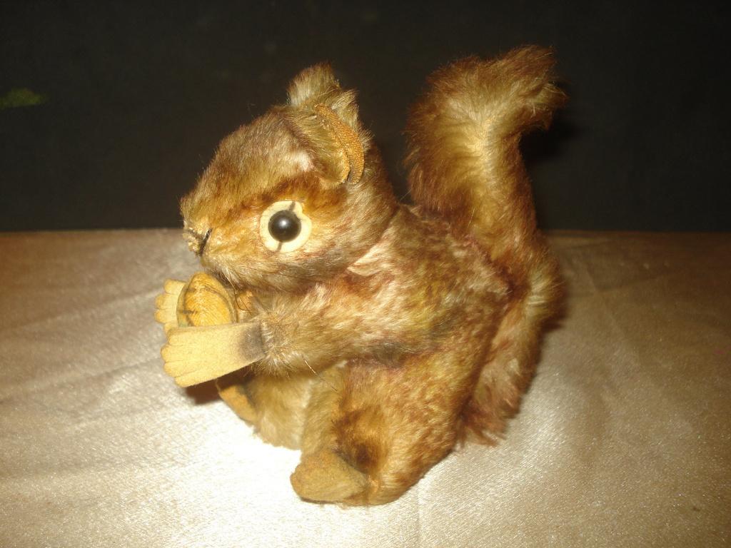 STEIFF Ancien Ecureuil Perri 16 x 15 Ans 60-70 Très Bon Etat, Enlèvement ou Envoi, Comme neuf, Autres types, Steiff