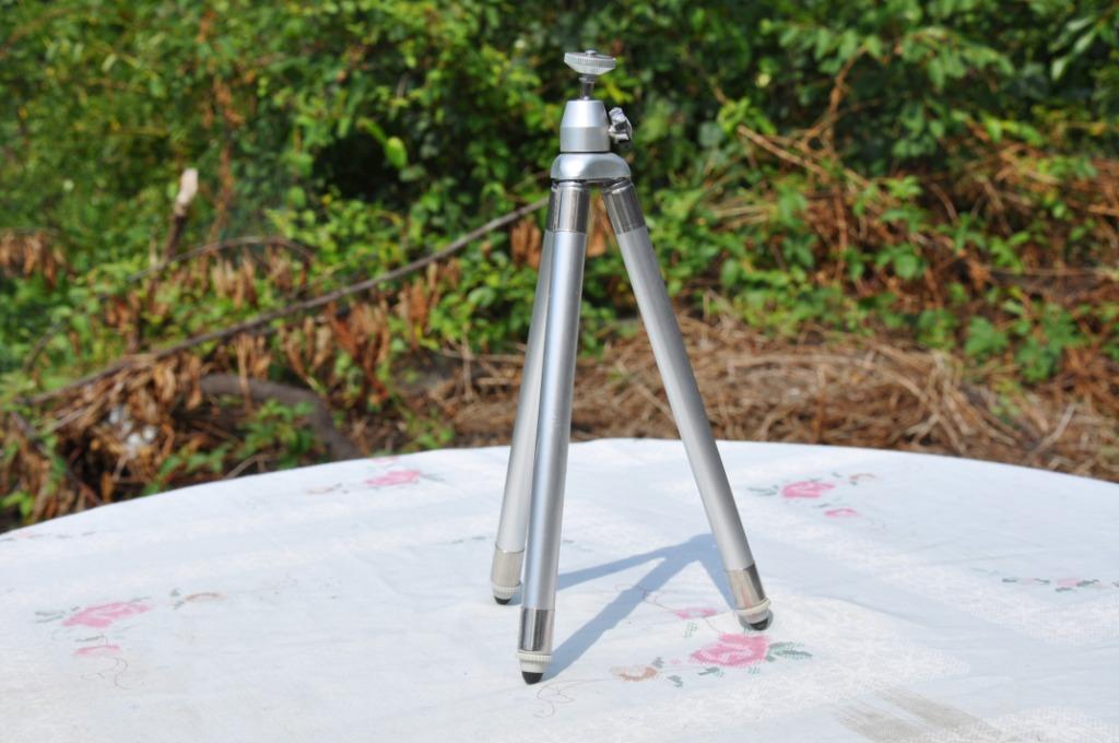 §  pied photo trepied extensible  en métal, Enlèvement ou Envoi, Comme neuf, Moins de 150 cm, Pied
