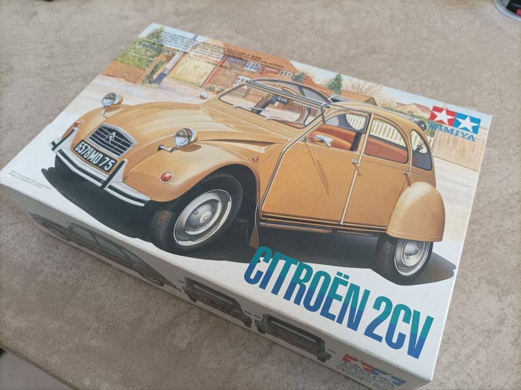 Tamiya 2 CV 1/24e model nieuw, Hobby en Vrije tijd, Auto, Tamiya