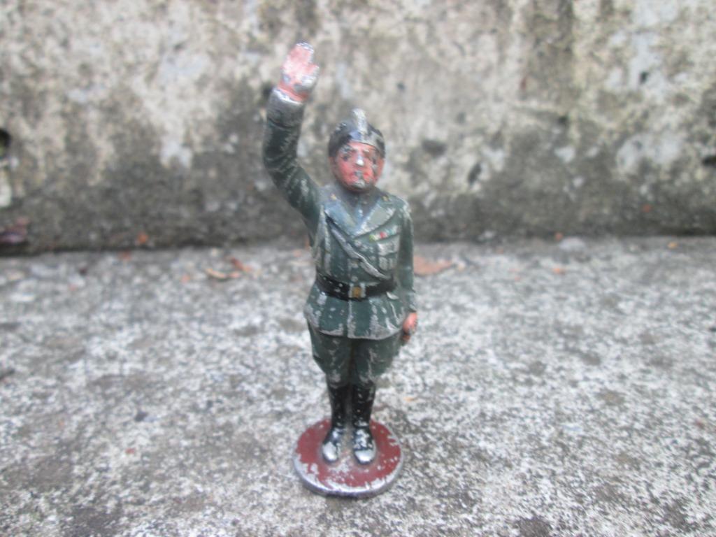 Licht metaal figuur dictator Mussolini Quiralu zeer apart., Ophalen of Verzenden