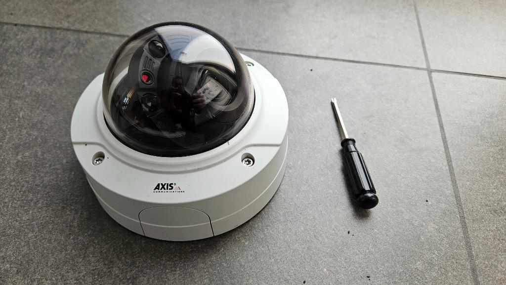 Axis P3225-LVE (bedrade POE buitencamera), TV, Hi-fi & Vidéo, Enlèvement ou Envoi, Utilisé, Caméra extérieure