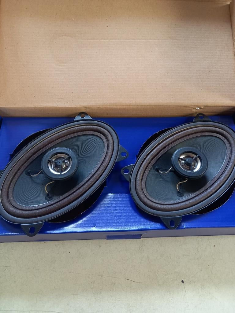 JEUX DE HAUT PARLEURS OVALE 25W 2VOIES 9/15C 50€ VENDU 20€, Autos : Divers, Haut-parleurs voiture, Enlèvement, Neuf