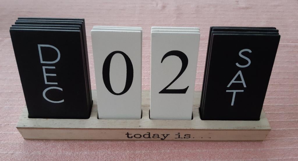 NIEUWE decoratieve houten kalender, letterblok met datum, Ophalen, Nieuw
