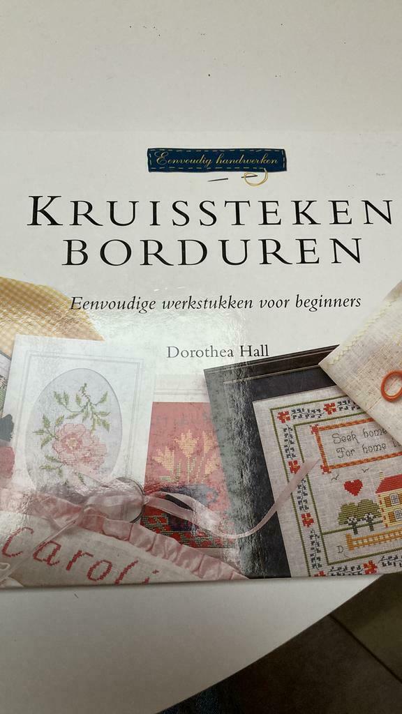 Kruissteken borduren, Boeken, Ophalen of Verzenden, Zo goed als nieuw, Borduren en Naaien