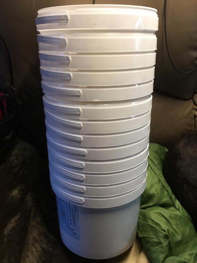 Kleine emmers inhoud 6,5 L MET keurmerk voedingsmiddelen, Huis en Inrichting, Emmers, Ophalen, Zo goed als nieuw, Met deksel