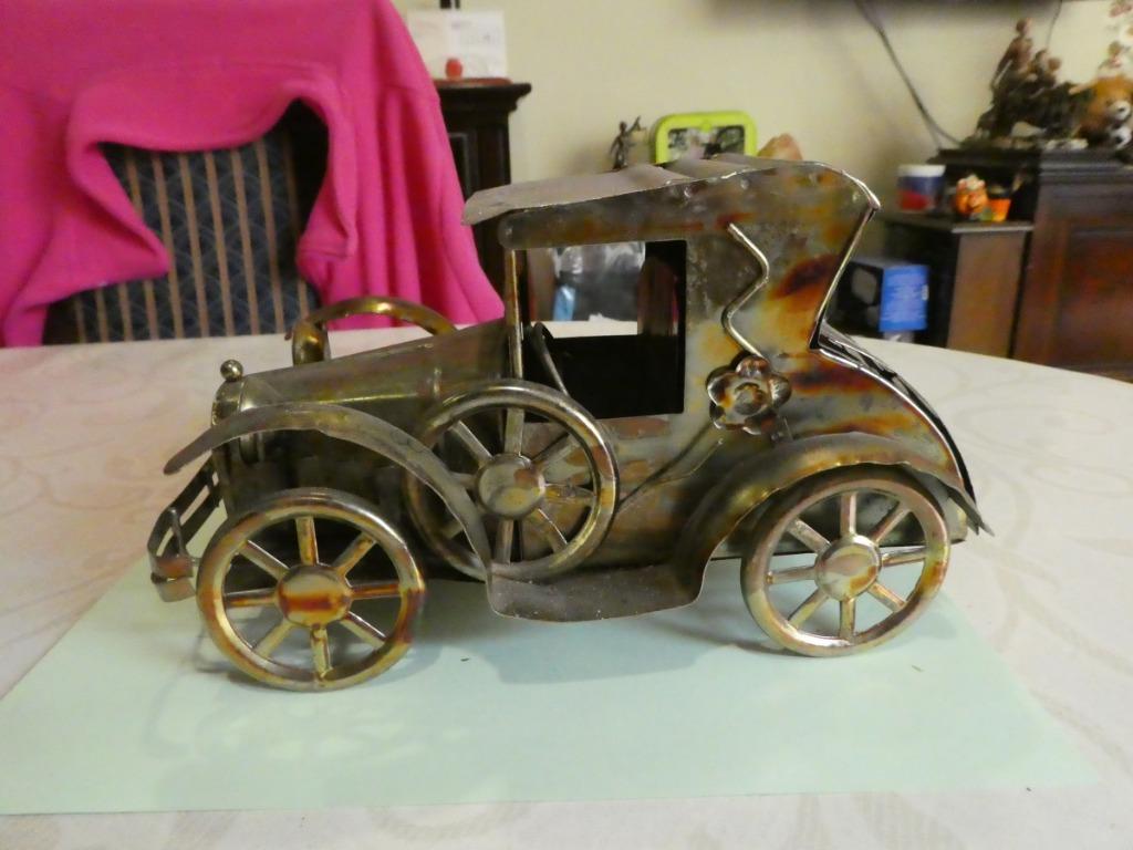 muziekdoos oude metalen auto .prijsdaling., Ophalen, Huis en Inrichting