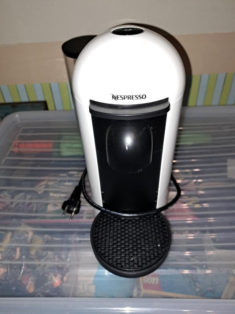 Nespresso Vertuo Coffe Maker GCB2, Machine à espresso, Réservoir d'eau amovible, Enlèvement ou Envoi, Dosettes et capsules de café