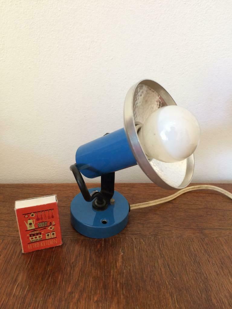 Klein fel blauw muur spotje wandlampje jaren 80 eighties, Huis en Inrichting, Verzenden, Gebruikt