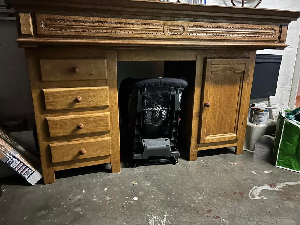 Bureau en bois, Enlèvement