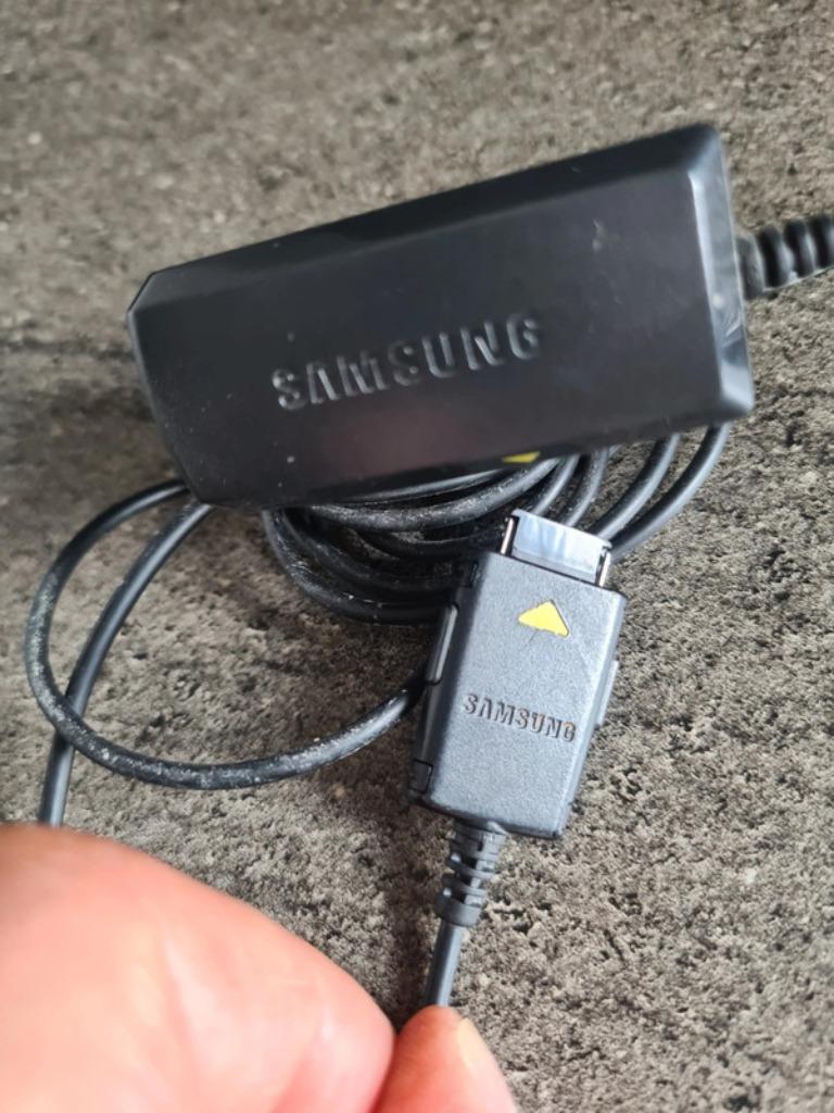 Adaptator Samsung Model Atadw10Ebe. 5v-0,7A., Télécoms, Téléphonie mobile | Chargeurs pour téléphone, Enlèvement ou Envoi, Comme neuf