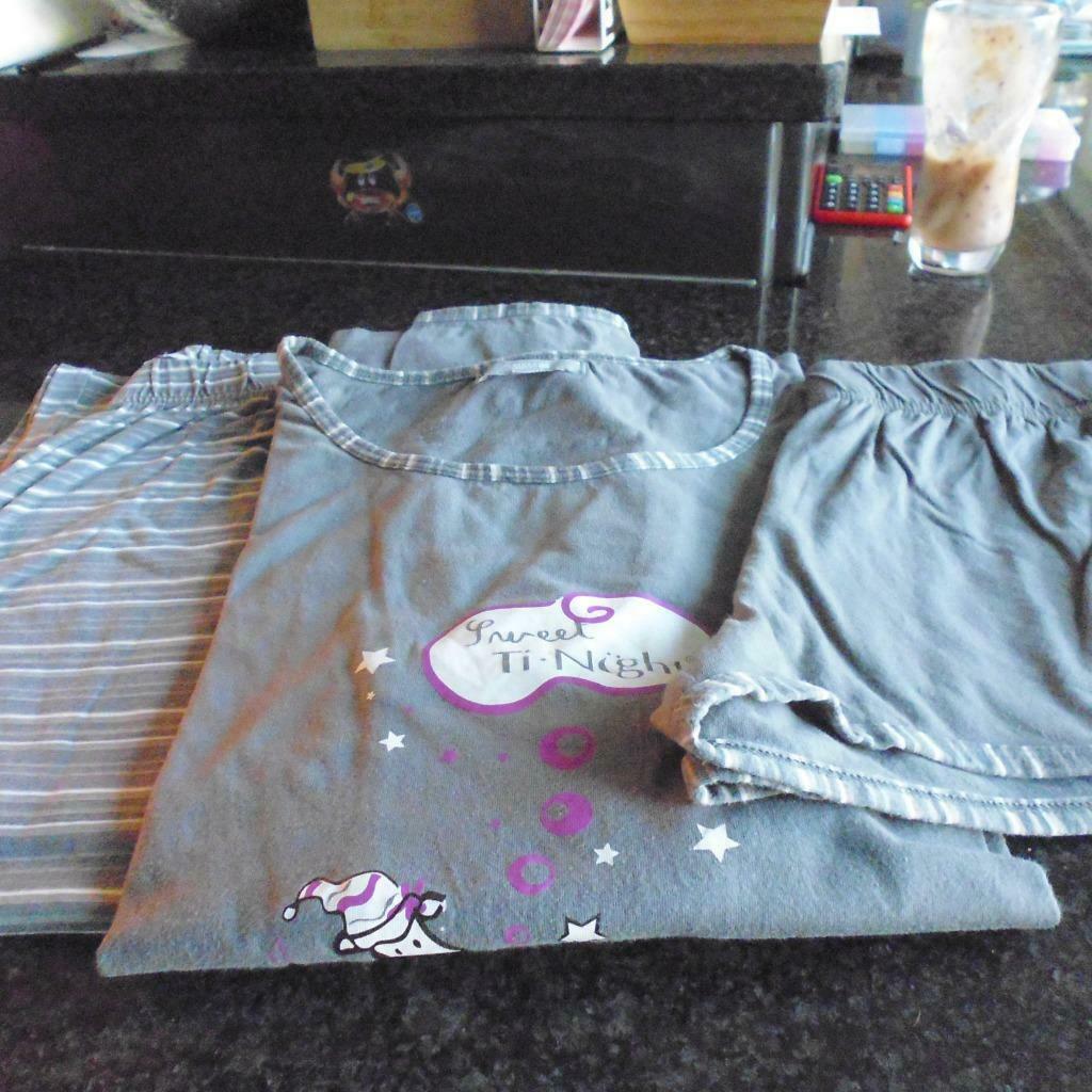 grijze 3 delige pyama46/48, MET, Ophalen of Verzenden, Grijs, Nachtkleding