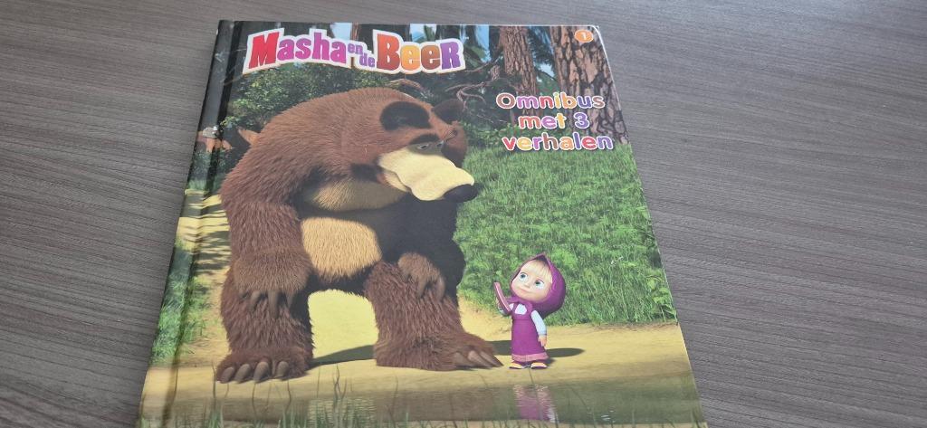 Kinderboek masha en de beer 3 verhalen, Ophalen, Zo goed als nieuw, Fictie algemeen