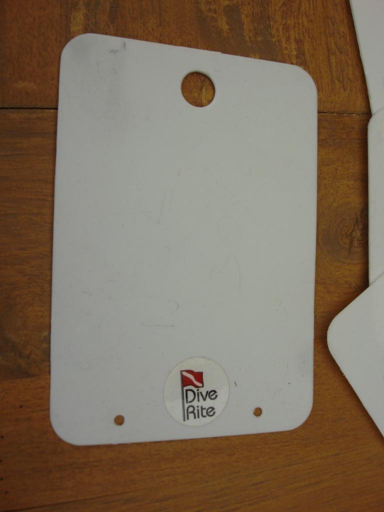 Lot de huit plaquettes de note 0en plastique Dive Rite, Enlèvement ou Envoi, Comme neuf, Autres types
