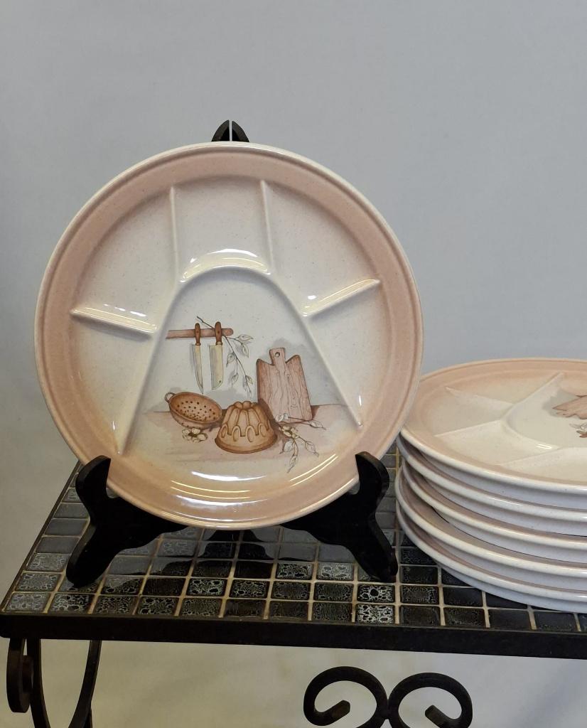 assiettes à fondue, Enlèvement ou Envoi, Comme neuf, Poterie, Assiettes(s)