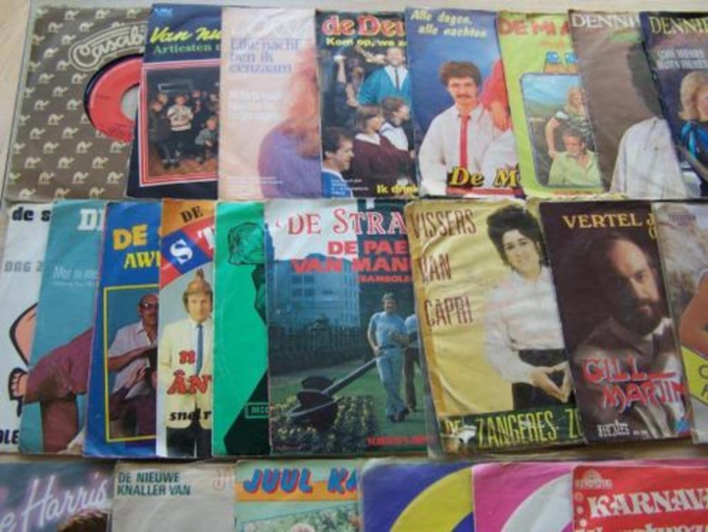 Nederlandstalige en piratensingles -zie lijst, Cd's en Dvd's, Ophalen of Verzenden