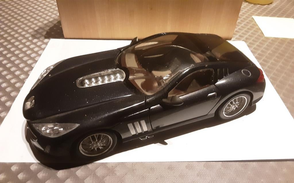PEUGEOT 905 v12 miniatuur, Enlèvement ou Envoi, Comme neuf, Burago