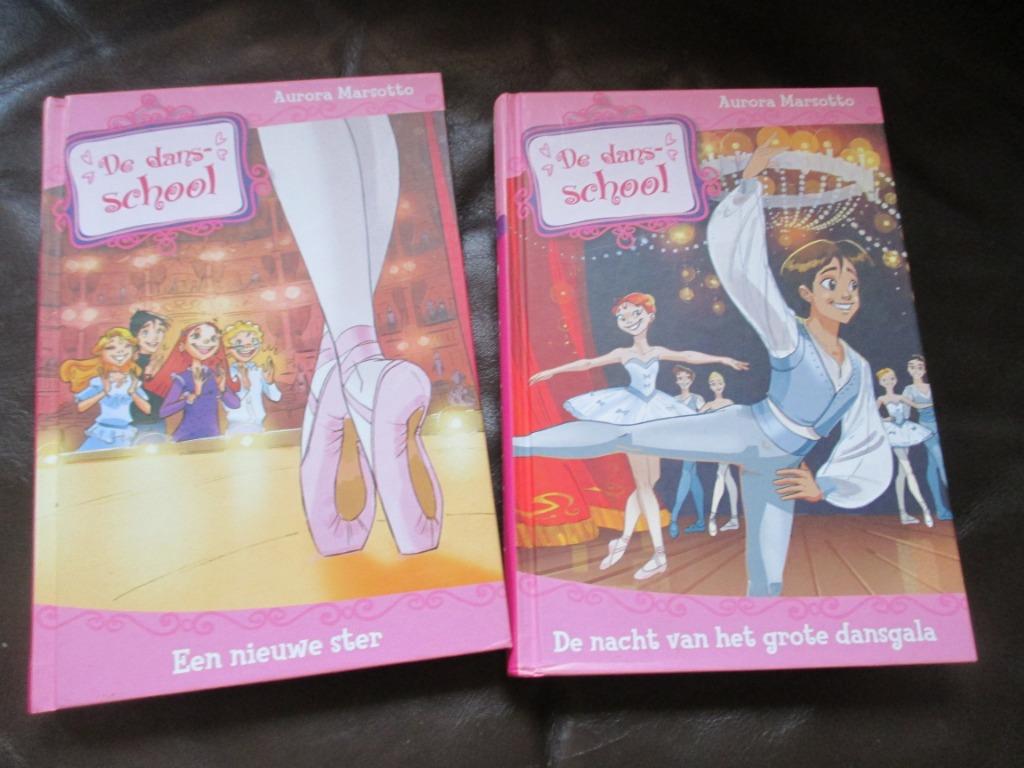 2 boeken uit de reeks De dansschool, Enlèvement ou Envoi, Comme neuf