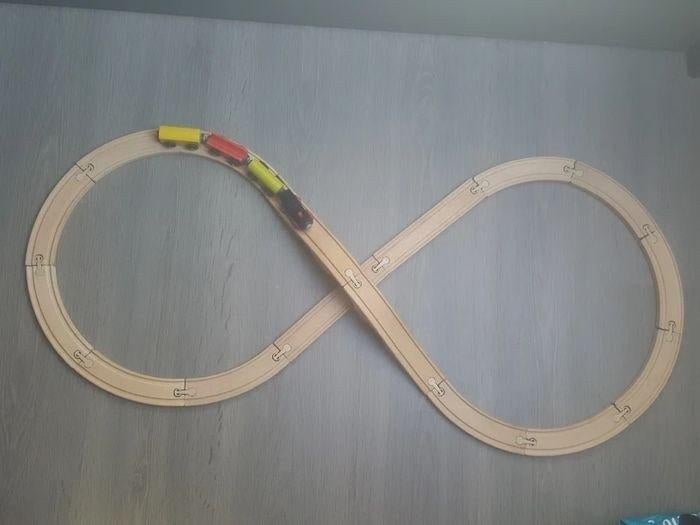 Circuit train en bois 20 pièces, Enfants & Bébés, Jouets | Circuits, Autres marques, Enlèvement ou Envoi, Comme neuf, Circuit