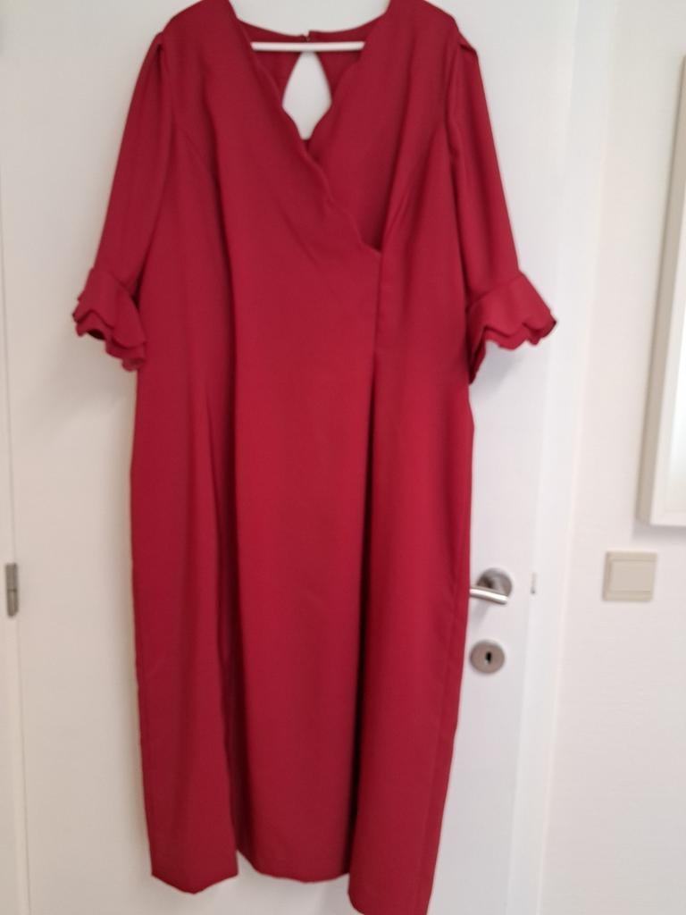 Lang rood (suite) feestkleed, Ophalen of Verzenden, Zo goed als nieuw, Maat 46/48 (XL) of groter, Rood