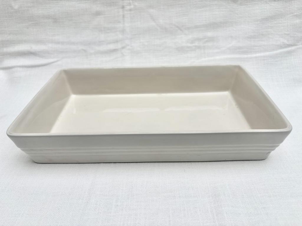 Le Creuset - Ovenschaal in Aardewerk, Huis en Inrichting, Keuken | Servies, Ophalen of Verzenden, Aardewerk, Effen, Schaal of Schalen