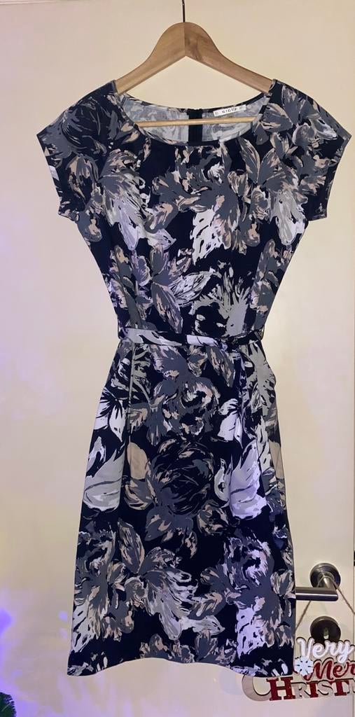 🔥 Gigue - jurk met bloemenprint - maat 36, Kleding | Dames, Gelegenheidskleding, Zo goed als nieuw, Maat 36 (S), Ophalen of Verzenden
