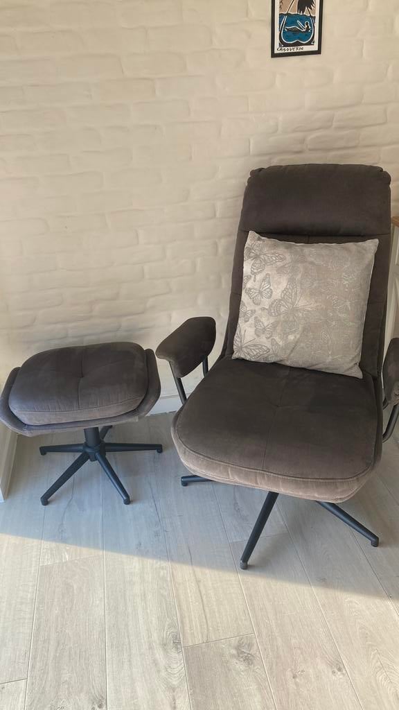 Relax fauteuil met  voetenbank, zeer goede staat, Huis en Inrichting, Fauteuils, Ophalen, Zo goed als nieuw, Stof