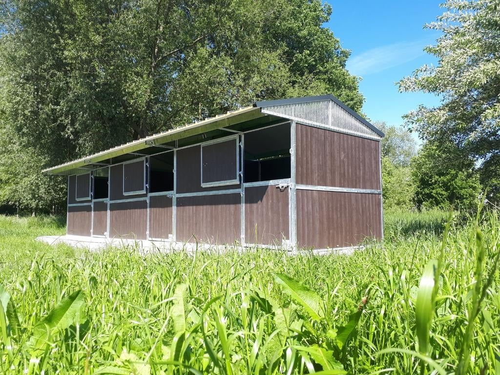 Buiten stal  paardenstal schuilstal weidestal  boxen deuren, Dieren en Toebehoren