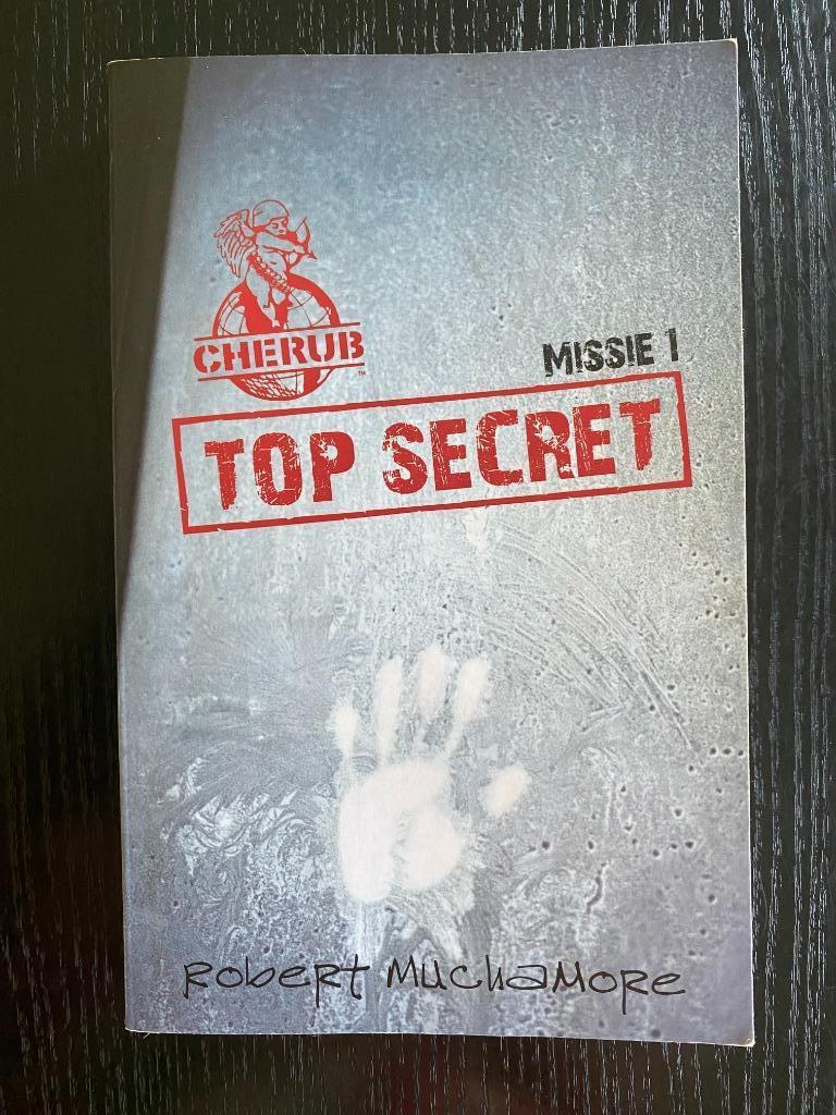 Cherub Top Secret missie 1 - Robert Muchamore, Livres, Enlèvement ou Envoi, Fiction, Comme neuf, Robert Muchamore