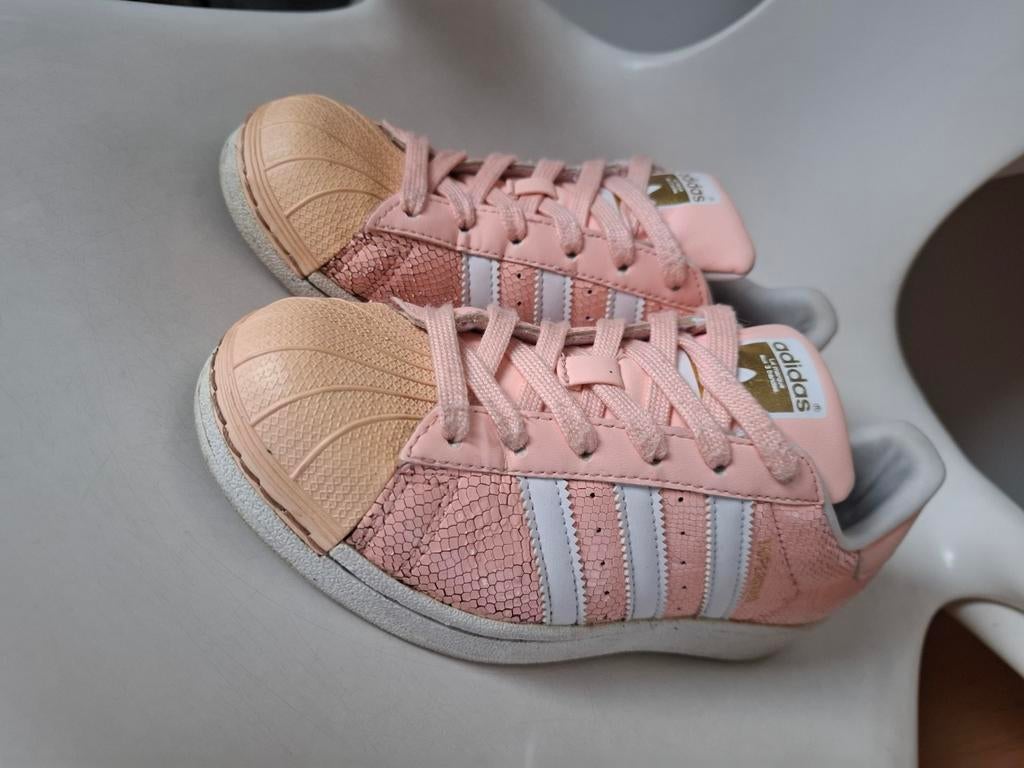 Basket Adidas rose 36, Adidas, Porté